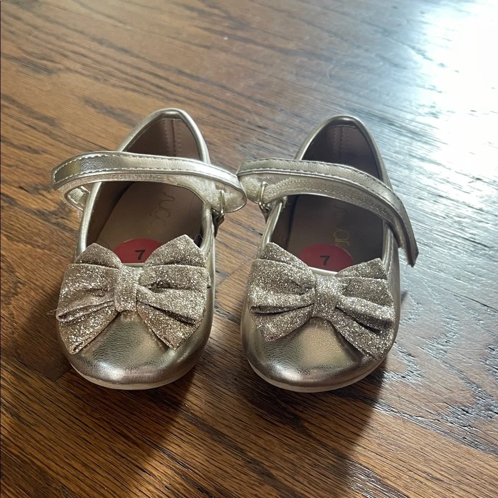 Girls Metallic Gold Flats with Glitter Bow - Size 7
